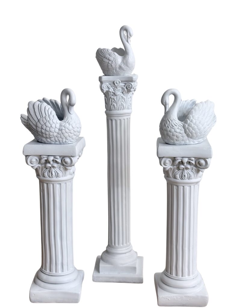 swan wedding decor